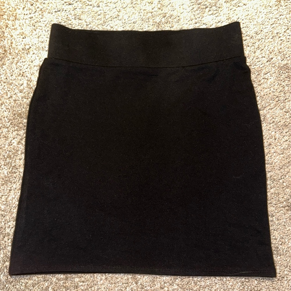 black skirt